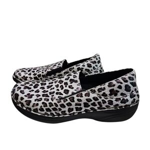 Spring Step Women 8.5M Sparkling Leopard Print Skid Resistant Ferrara Loafers